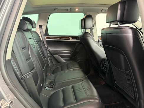 Used 2014 Volkswagen Touareg VR6 AWD/4WD image 16