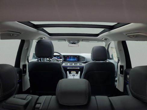 Certified 2026 Mercedes-Benz GLS 450 4MATIC image 6