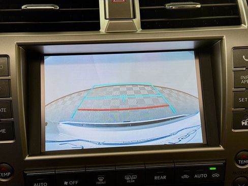 Used 2020 Lexus GX 460 Premium w/ Premium Package image 15