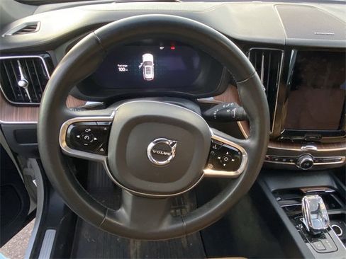 Used 2023 Volvo XC60 B5 Ultimate w/ Protection Package Premier image 10