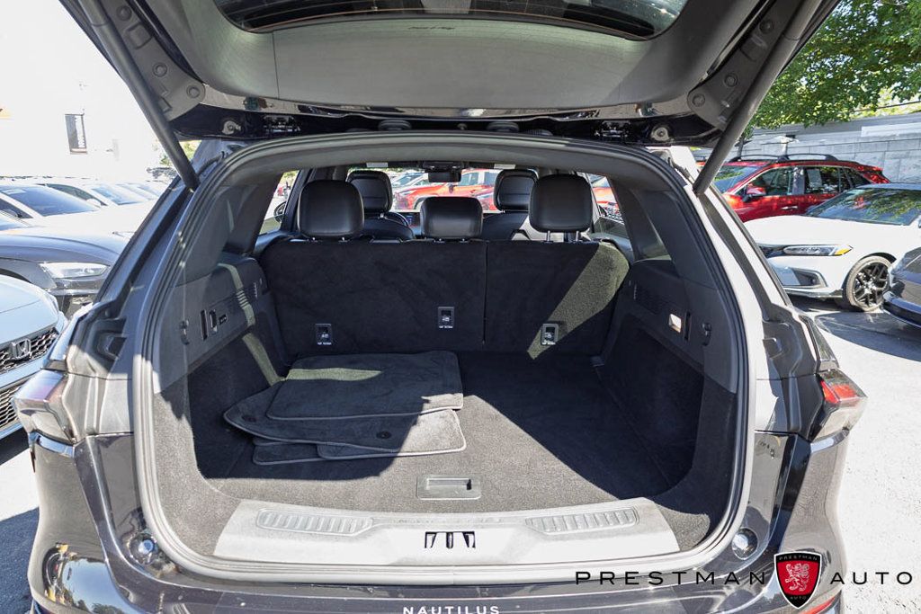 Used 2024 Lincoln Nautilus Reserve w/ Equipment Group 202A AWD/4WD image 40