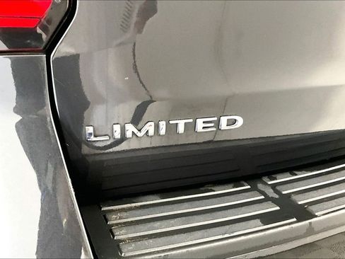 Used 2023 Ford Expedition Max Limited image 14