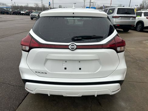 Used 2021 Nissan Kicks S image 6
