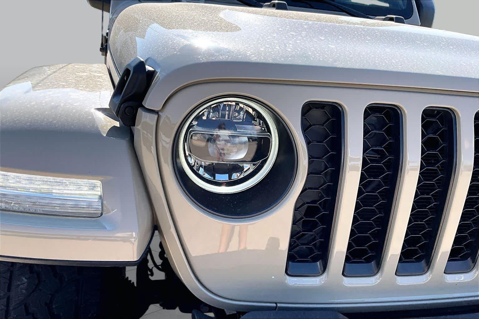 Used 2022 Jeep Wrangler Unlimited Sahara w/ Cold Weather Group AWD/4WD image 24