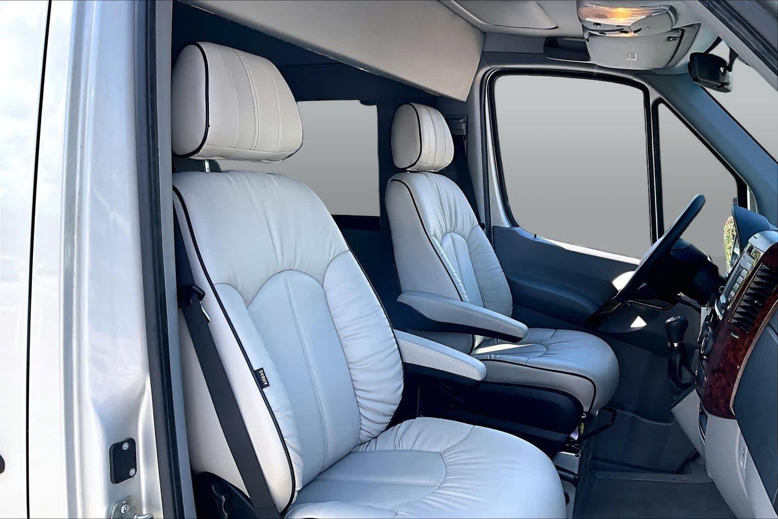 Used 2018 Mercedes-Benz Sprinter 2500 image 9