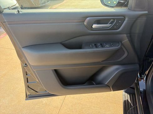New 2026 Nissan Armada SL w/ Captain's Chari Seat Package RWD image 12