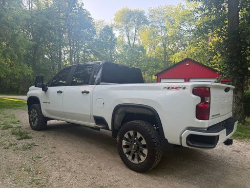 Used 2023 Chevrolet Silverado 2500 Custom w/ Custom Value Package AWD/4WD image 4