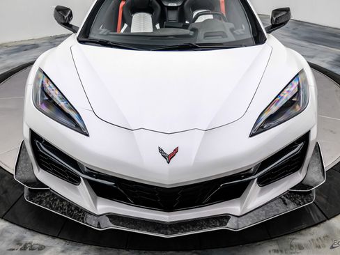 Used 2023 Chevrolet Corvette Z06 w/ Z07 Performance Package RWD image 38