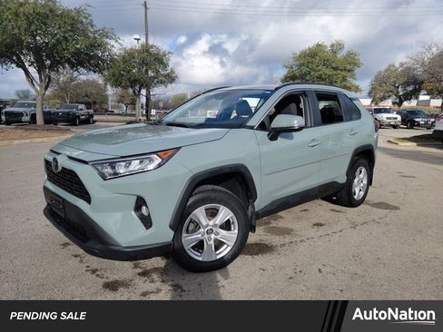 Used 2020 Toyota RAV4 XLE w/ Convenience Package image 1