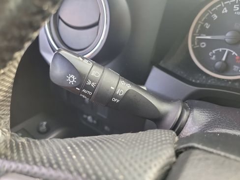 Used 2021 Toyota Tacoma SR5 RWD image 31