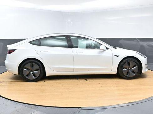 Used 2020 Tesla Model 3 Standard Range RWD image 7