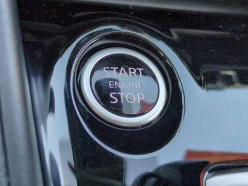 Used 2025 Nissan Versa SV w/ Trunk Package image 25