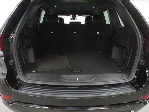 Certified 2021 Jeep Grand Cherokee Laredo X AWD/4WD image 40