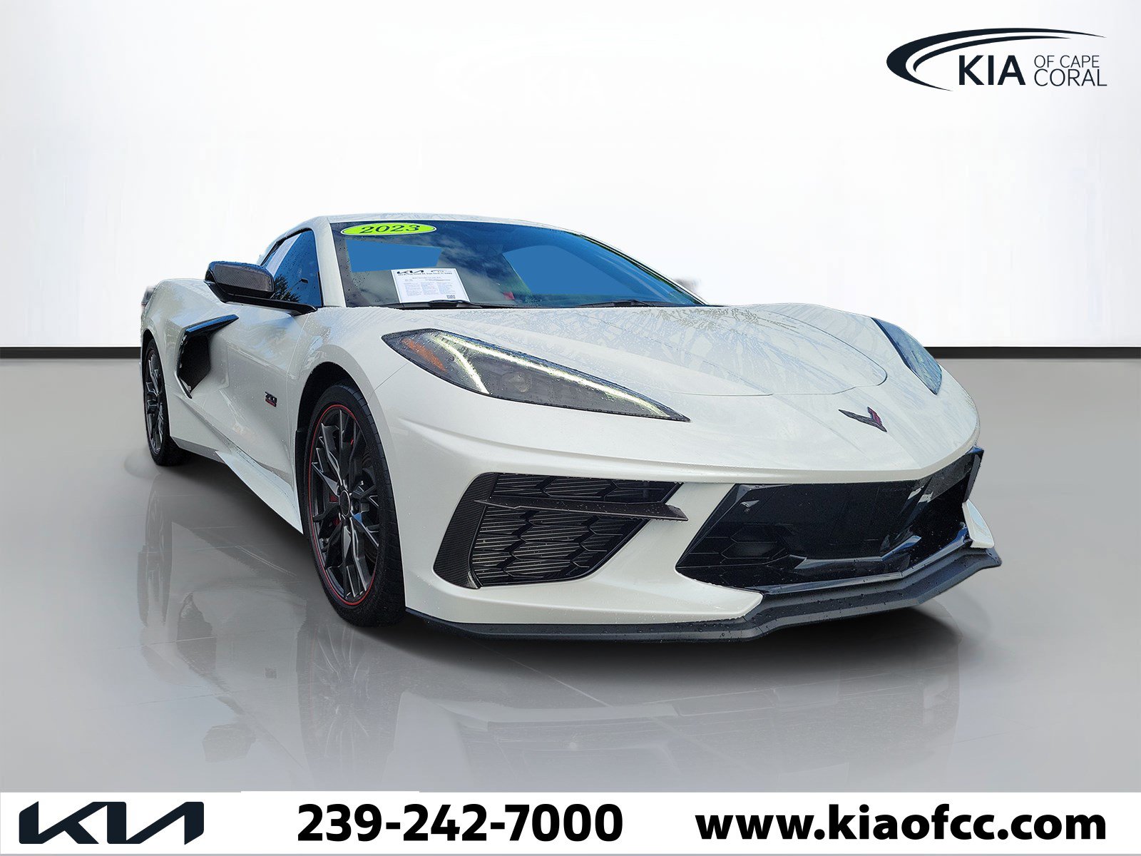 Used 2023 Chevrolet Corvette Stingray Premium Conv w/ Z51 Performance Package RWD image 2