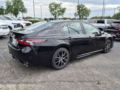 Used 2024 Toyota Camry SE FWD image 10