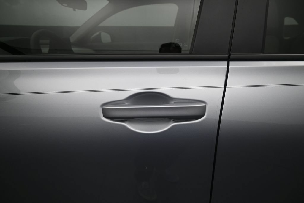 Certified 2025 Honda HR-V LX image 13