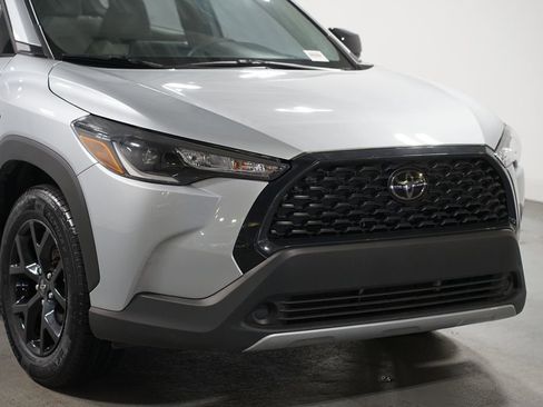 Certified 2025 Toyota Corolla Cross L image 4