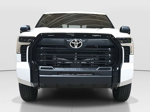 New 2026 Toyota Tundra SR image 2