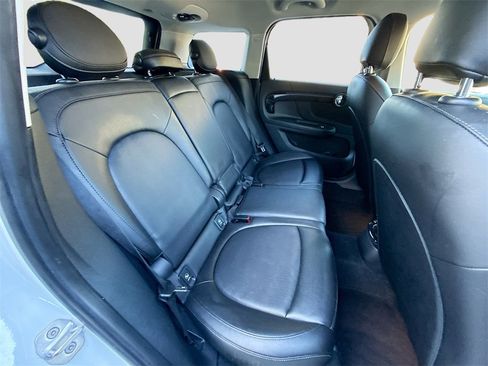 Used 2018 MINI Cooper Countryman w/ Premium Package image 27