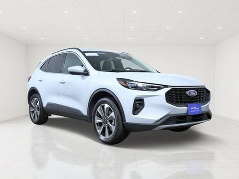 Certified 2025 Ford Escape Platinum AWD/4WD image 1