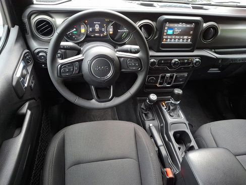Certified 2023 Jeep Wrangler Unlimited w/ Convenience Group AWD/4WD image 12