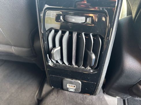 Used 2025 Jeep Compass Limited image 24