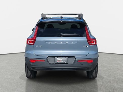 Used 2022 Volvo XC40 T5 R-Design w/ Advanced Package image 6