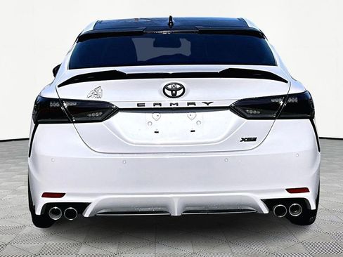 Used 2018 Toyota Camry XSE image 7