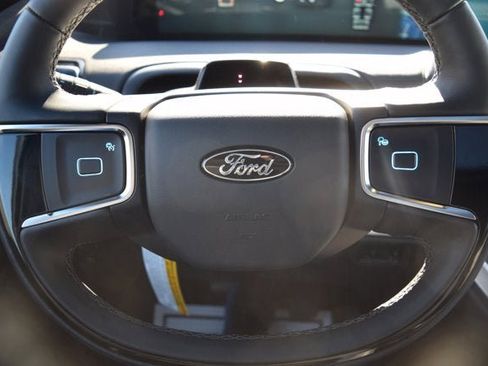 New 2025 Ford Expedition Platinum w/ Stealth Performance Package image 9