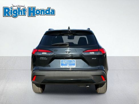 Used 2025 Toyota Corolla Cross XLE FWD image 7