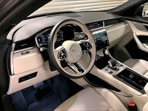 Certified 2025 Jaguar F-PACE R-Dynamic S image 24