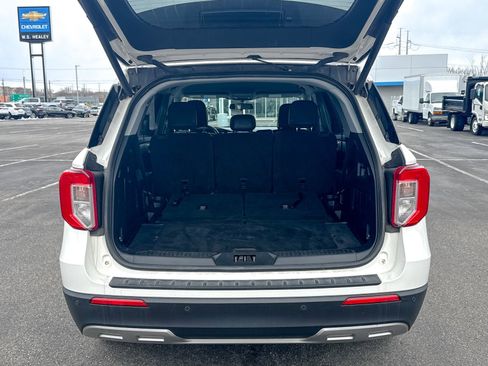 Used 2022 Ford Explorer XLT w/ Equipment Group 202A image 13