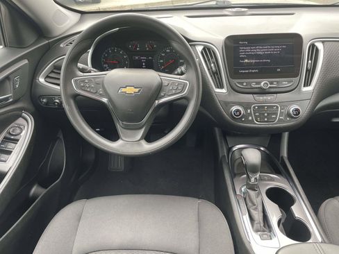 Used 2025 Chevrolet Malibu LT FWD image 11