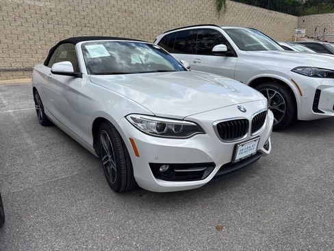 Used 2017 BMW 230i Convertible image 2