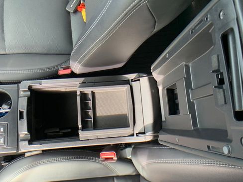 Used 2018 Subaru Outback 3.6R Limited image 27