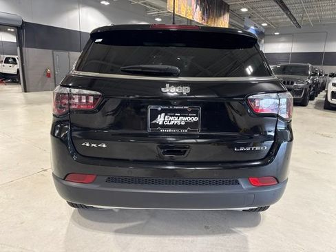 Used 2023 Jeep Compass Limited w/ Sun and Sound Group AWD/4WD image 17