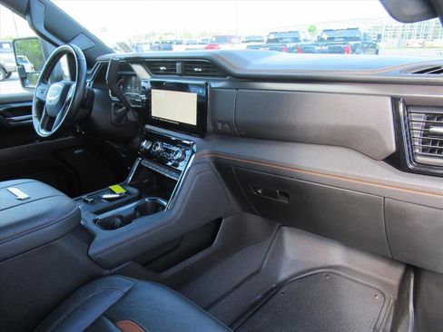 Used 2024 GMC Sierra 2500 AT4 w/ AT4 Premium Plus Package image 12