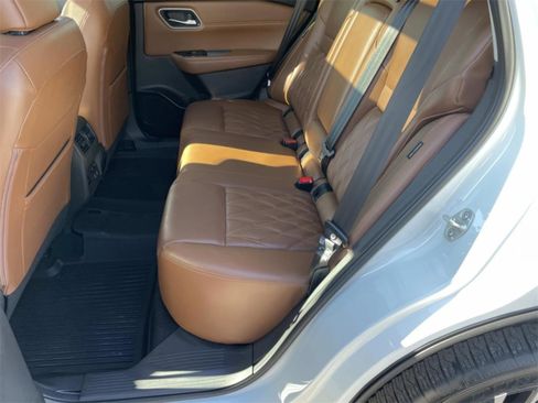 New 2026 Nissan Rogue Platinum image 10