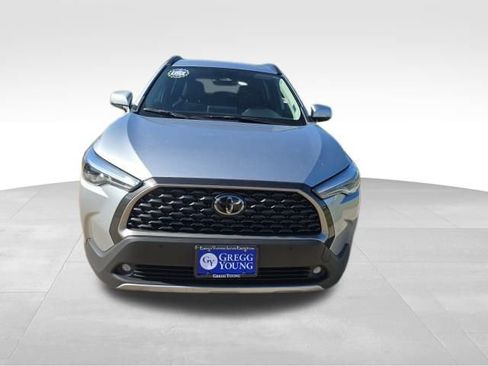 Used 2023 Toyota Corolla Cross XLE image 9