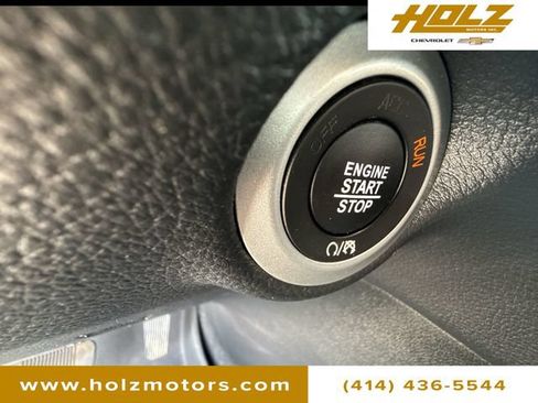 Used 2024 Chrysler Pacifica Touring-L w/ S Appearance Package FWD image 17