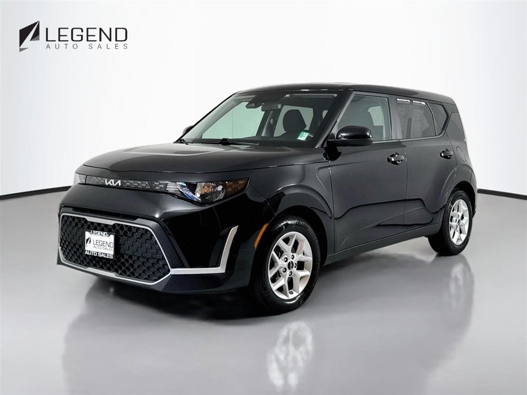 Used 2023 Kia Soul LX w/ LX Technology Package FWD image 1