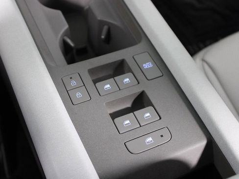 Used 2024 Hyundai Ioniq 6 SEL RWD image 40
