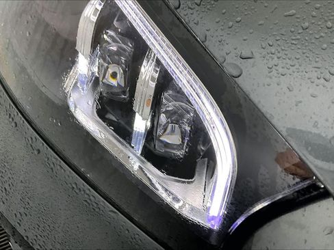 New 2026 Mercedes-Benz GLS 450 4MATIC image 17
