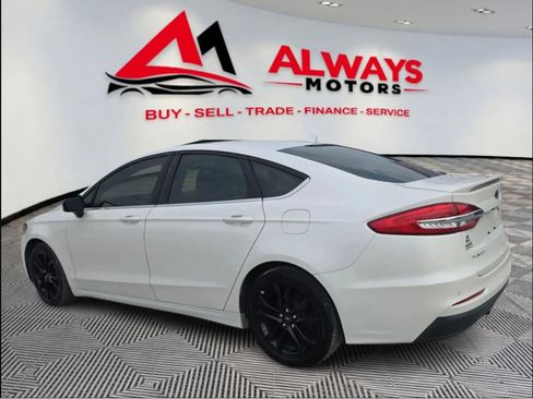Used 2020 Ford Fusion SE w/ Equipment Group 151A FWD image 2