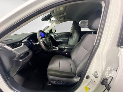 Used 2024 Toyota RAV4 XLE FWD image 14