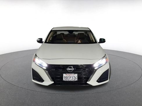 Used 2025 Nissan Altima 2.5 SV image 4