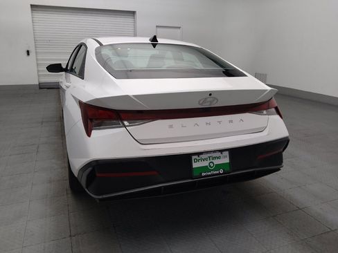 Used 2024 Hyundai Elantra SEL FWD image 6