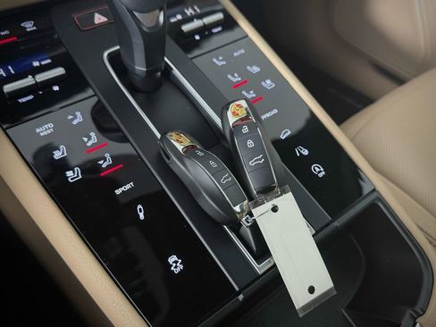 New 2026 Porsche Macan S image 27