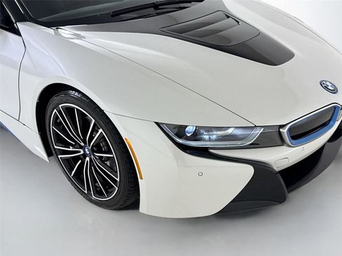 Used 2019 BMW i8 Roadster AWD/4WD image 30