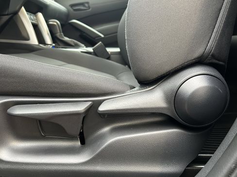 Certified 2022 Toyota Corolla Cross LE w/ Moonroof Package image 14